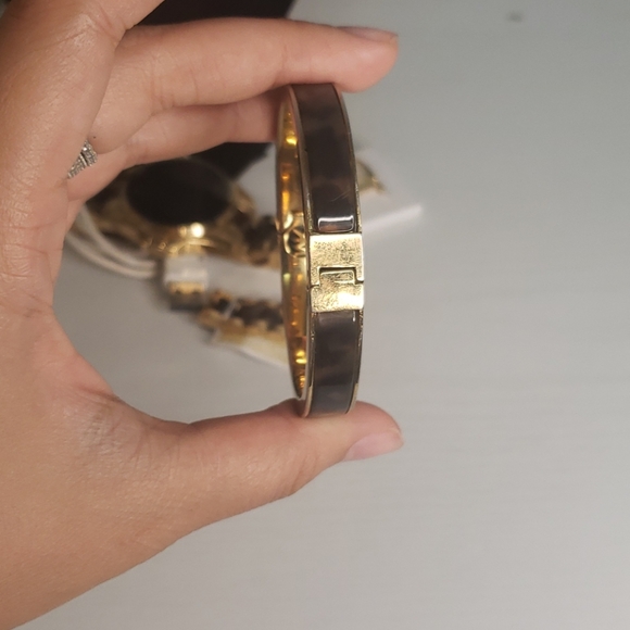 Michael kors watch/bracelet/necklace/charger - Picture 4 of 8